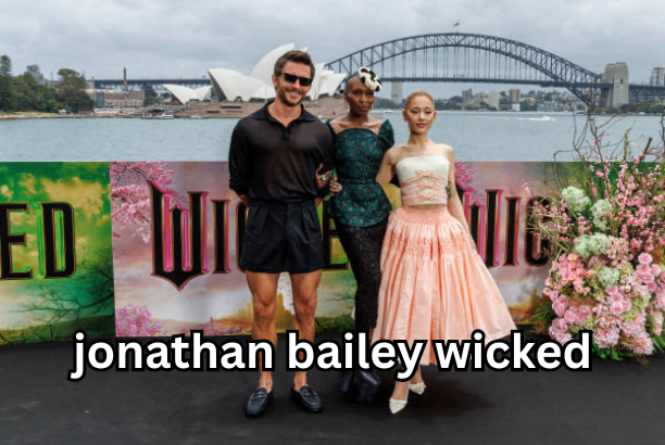 jonathan bailey wicked